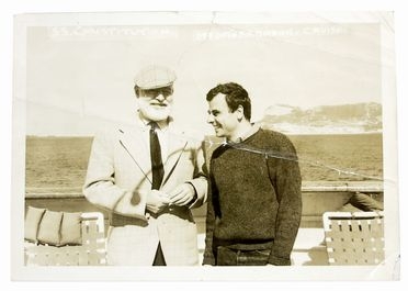  Ernest Hemingway : Ritratto fotografico del celebre scrittore con l'attore Massimo Sarchielli.  - Asta Libri, manoscritti e autografi - Libreria Antiquaria Gonnelli - Casa d'Aste - Gonnelli Casa d'Aste